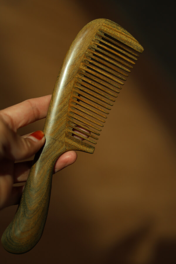 Pelesenk Ağacı Tarak – Yüksek Kalite & Doğanın Zarafeti